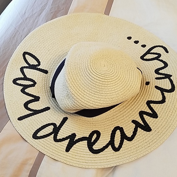 Accessories - NWT Straw Hat
